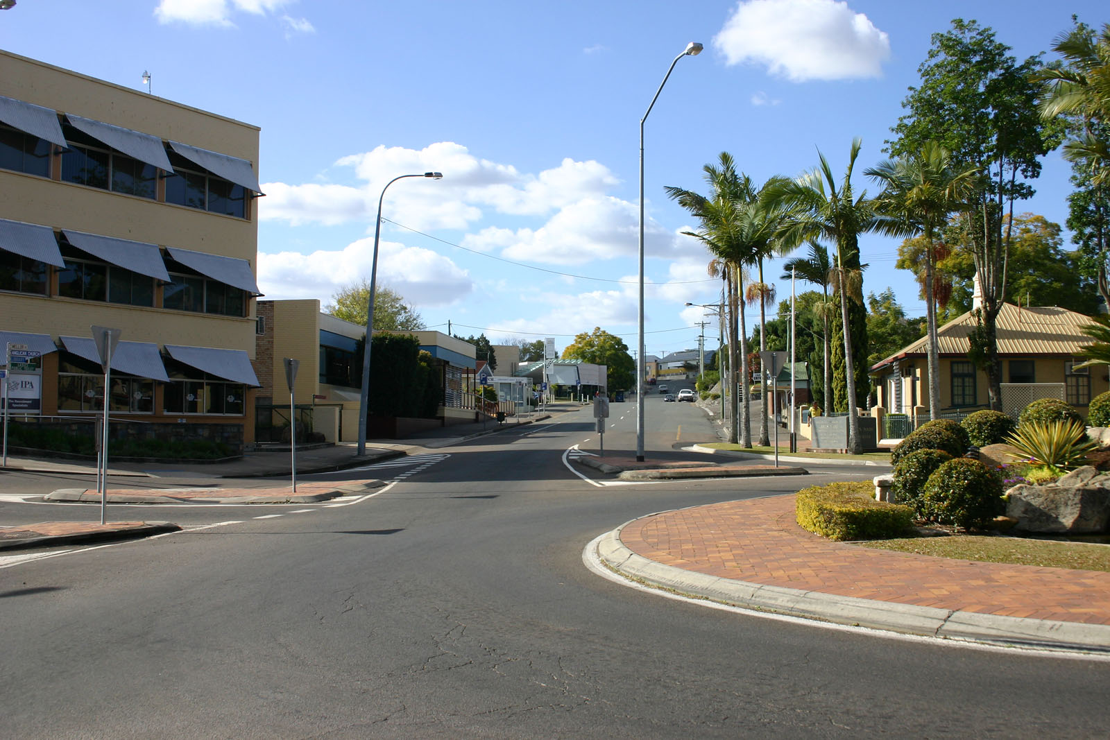 Looking up Mellor Street