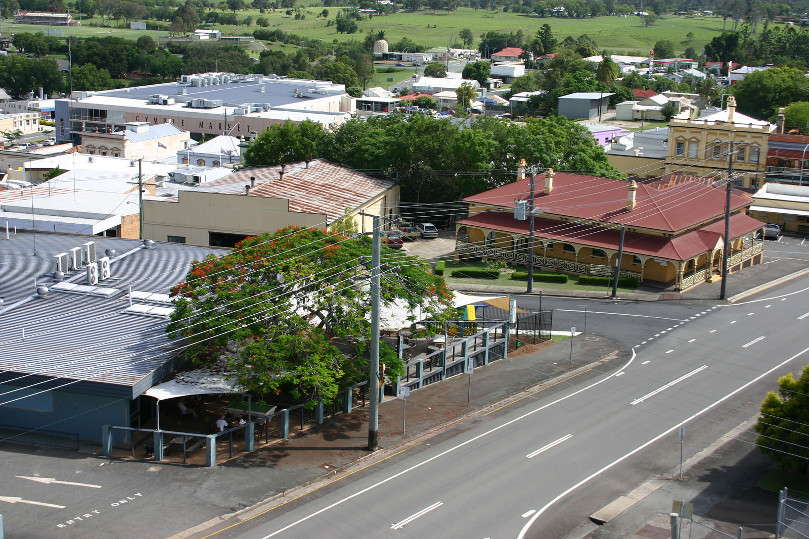 Looking towards Mary Street